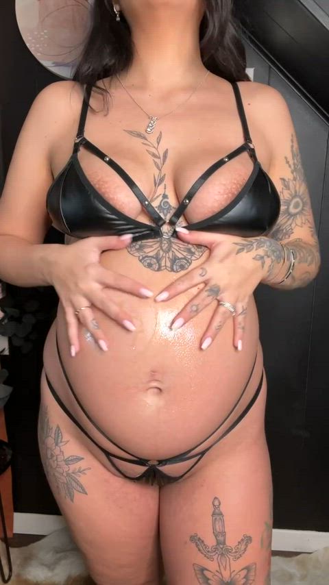 ass big tits boobs brunette lingerie onlyfans pregnant clip