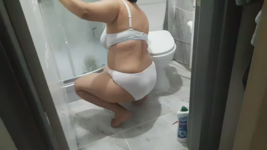 bathroom big ass hidden camera milf turkish clip