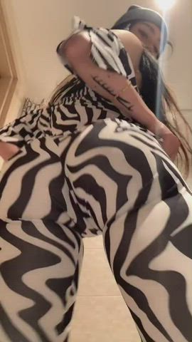 Booty Teen TikTok clip