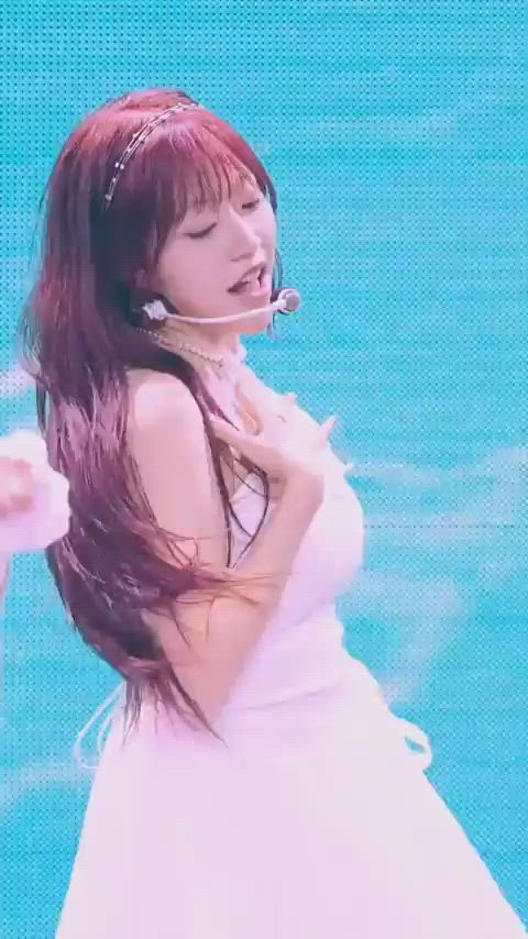 boobs cleavage kpop clip