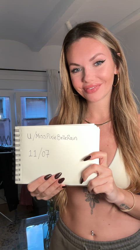 amateur ass blonde cute female natural selfie smile tits usa clip