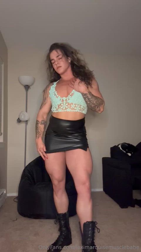 big clit bodybuilder clit fit chicks muscles muscular girl muscular milf flexing