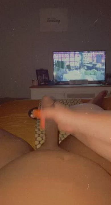 massaging this cock with my fresh set 💅🏻 😌