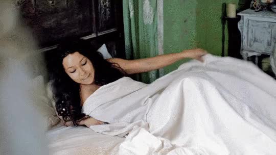 (87173) Sexy invitation in bed by Jessica Parker Kennedy