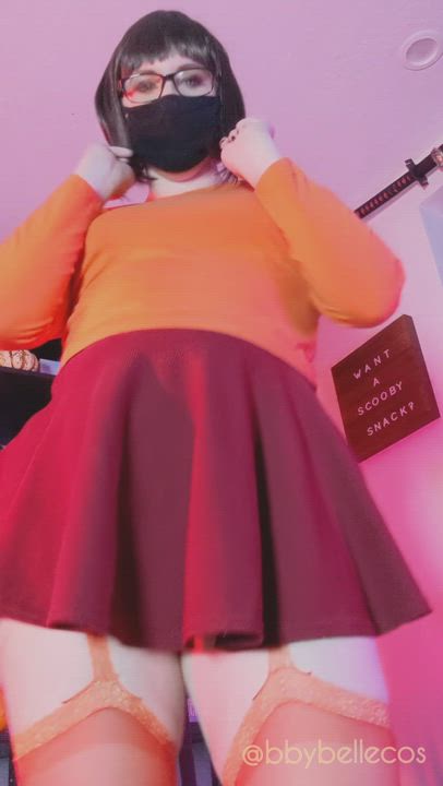 Velma Dinkley shows off (bbybellecos)[Scooby-Doo]