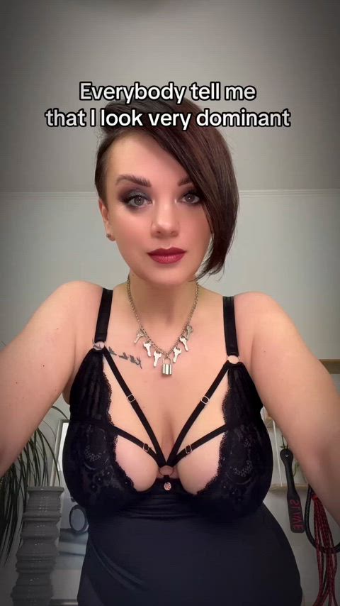 dominant femdom goddess curvy-chicks femme-fatales clip