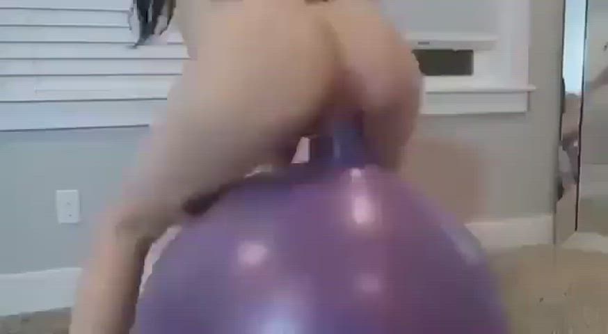 ass bouncing dildo clip