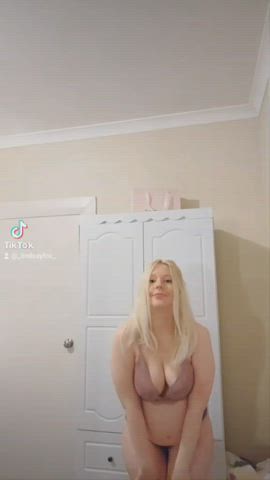 ass blonde cute petite pregnant clip