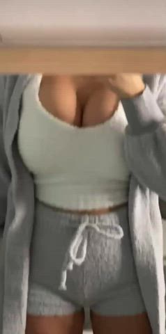 Busty Teen Tits clip