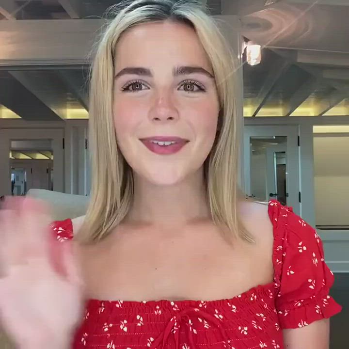 Kiernan Shipka clip