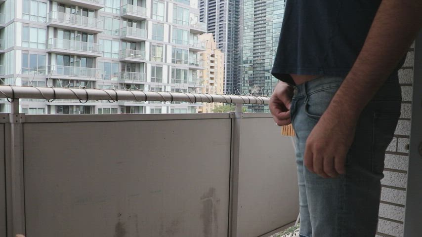Getting completely naked on my balcony makes me cum so bad. (Hot vocalization at