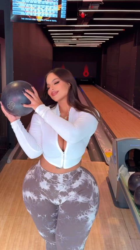 🎳