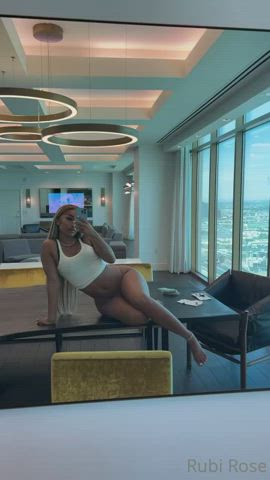 ebony thick thighs clip