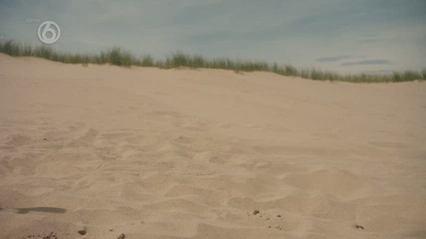 Tamara Brinkman - Zomer in Zeeland S01E01 (NL2018) (1/3) - Wrong beach, surfer guy!