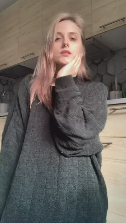 Blonde TikTok Tits clip