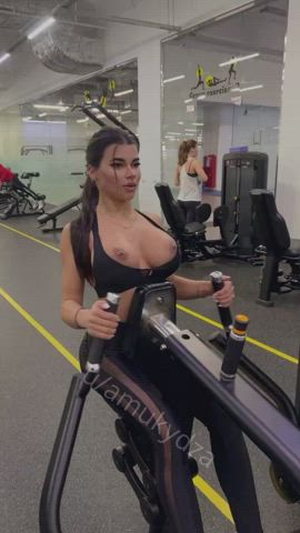 Gym OnlyFans Public Tits clip