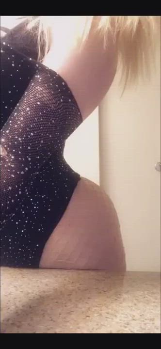 Big Ass Blonde Bubble Butt OnlyFans Tease clip