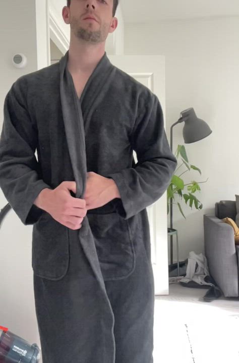 Hiding a snake under the robe [Not OC]