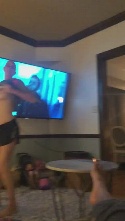 Big Tits Dancing MILF clip