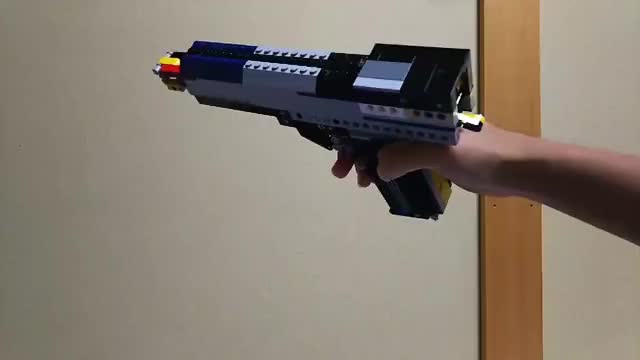 Lego pistol with working magazine and slide