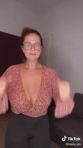Big Tits Shaking TikTok clip
