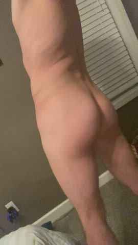 Feeling the itch to bottom for a nice large cock