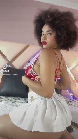 bouncing chaturbate ebony skirt streamate stripchat tiktok twerking clip