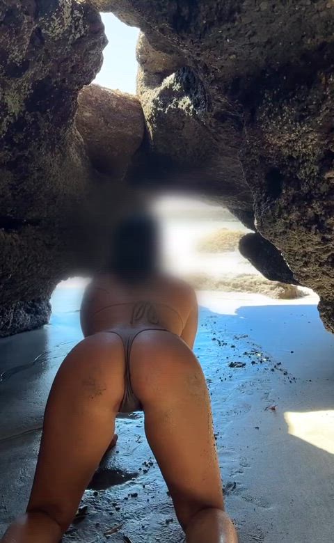 You see me on your beach walk, are you taking me in the cave? 😉👀