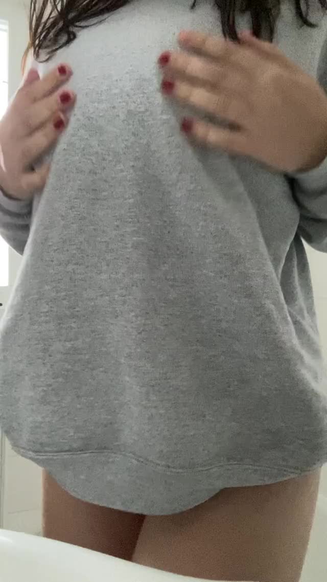 I like to wear baggy clothes so that I can surprise people with my body ;) [OC]