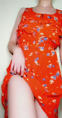 Pretty little dress cuming off XP