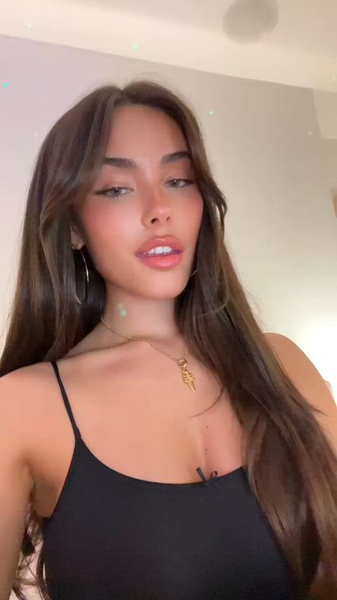 big tits brunette celebrity cleavage fake tits madison beer clip