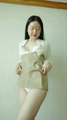 asian girlfriend legs panties pretty skirt upskirt clip