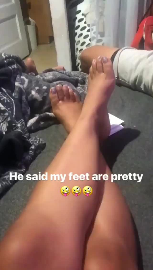 @jslayyy__ has pretty feet