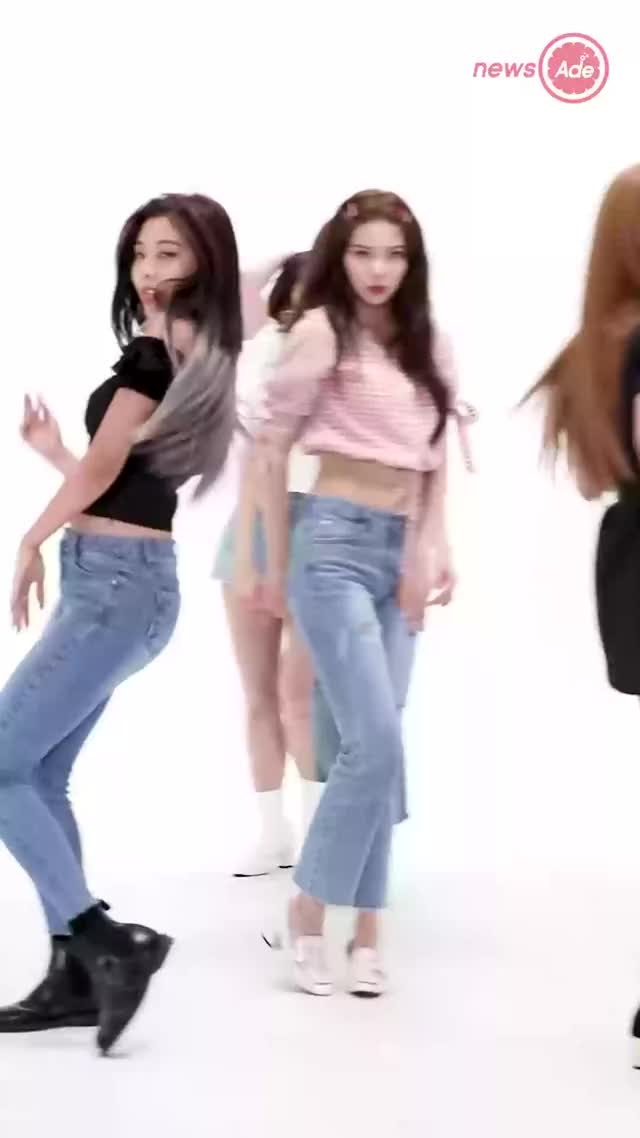 thicc seungyeon in jeans 3b