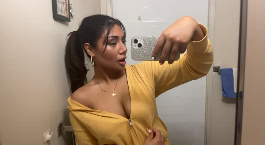 19 years old big tits boobs erotic long tongue onlyfans teasing teen tits clip