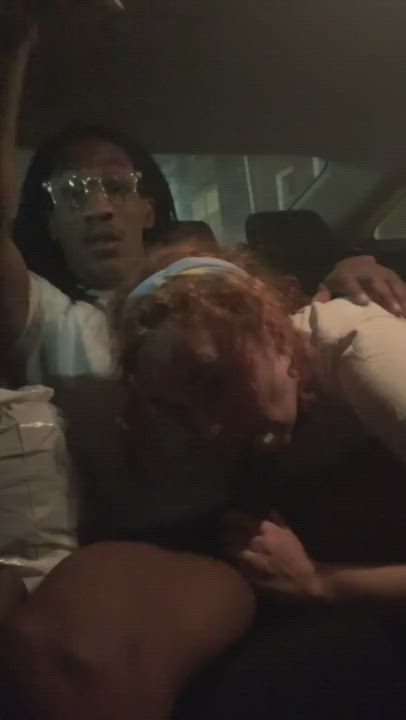 Black dude banging a chubby white girl in the car in the night
