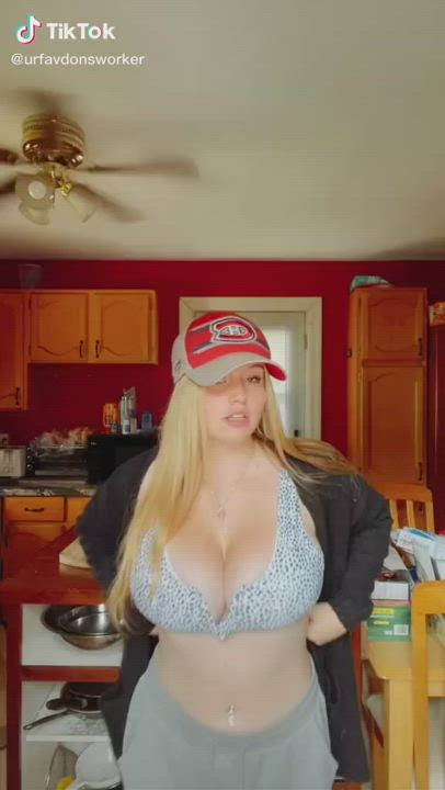 Babe Boobs Busty clip