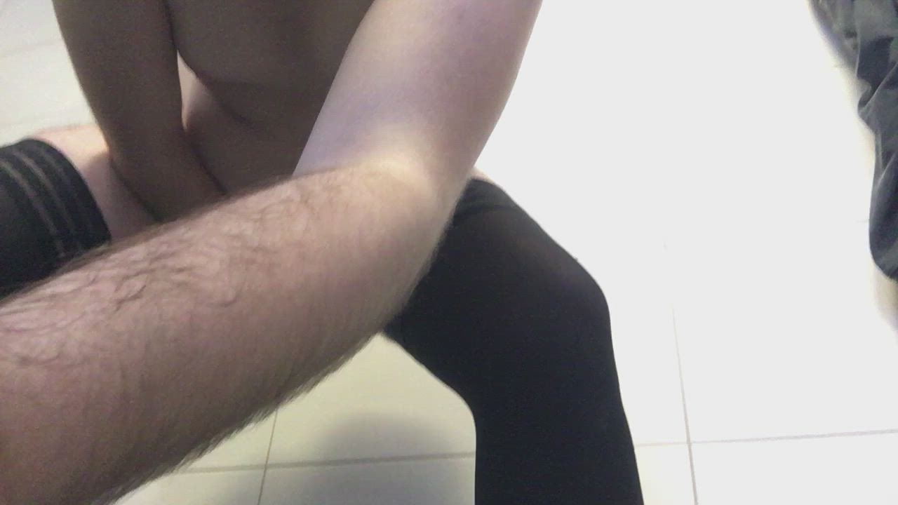 What do you think of a femboy in stockings trying to fist her ass ?😏