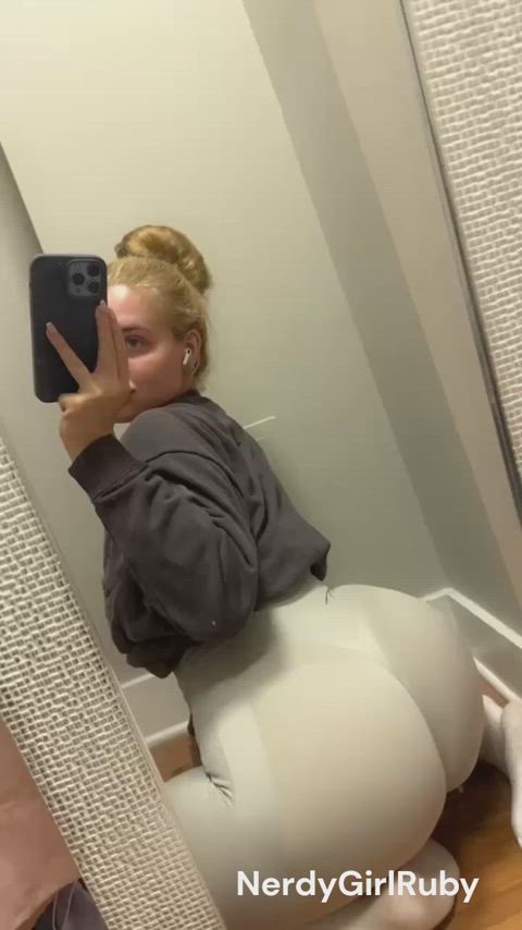 Ass Barely Fitting on Camera