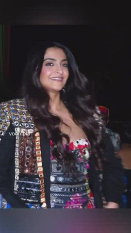 Sonam Kapoor and her mommy milkers