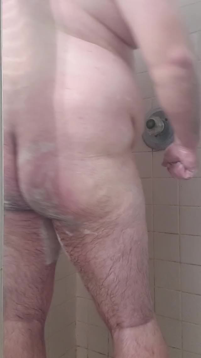 shower_behind