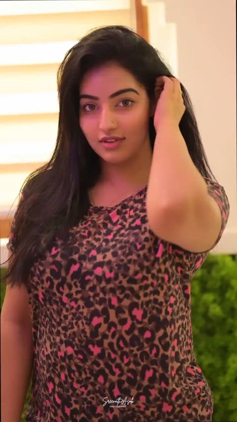 Malavika കൊഴുപ്പ്