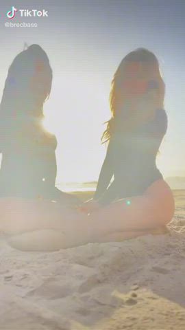 Beach Blonde Latina clip