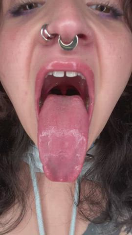 Hiii this my first post here ~ you all like juicy tongue too? 😋