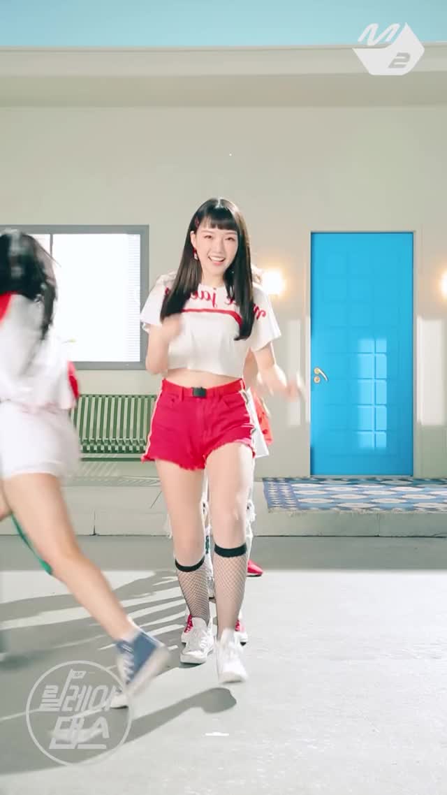 Yerin forgetting the choreo again