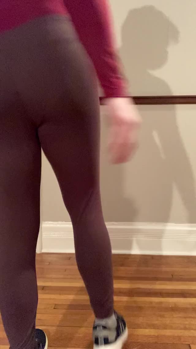 Dancing for y'all 🍑
