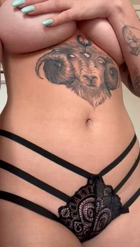 Tattos and a hot curvy body