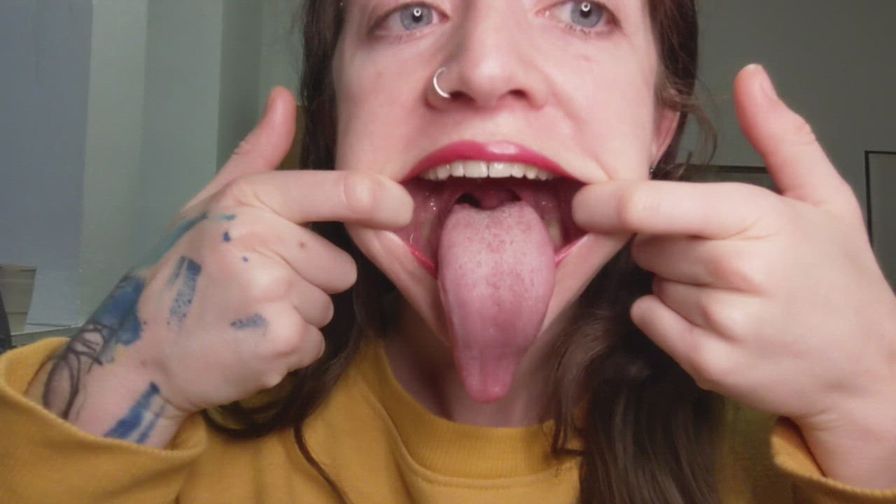 Ok, weird tongue trick, but I can swallow my long tongue... Have you ever seen something