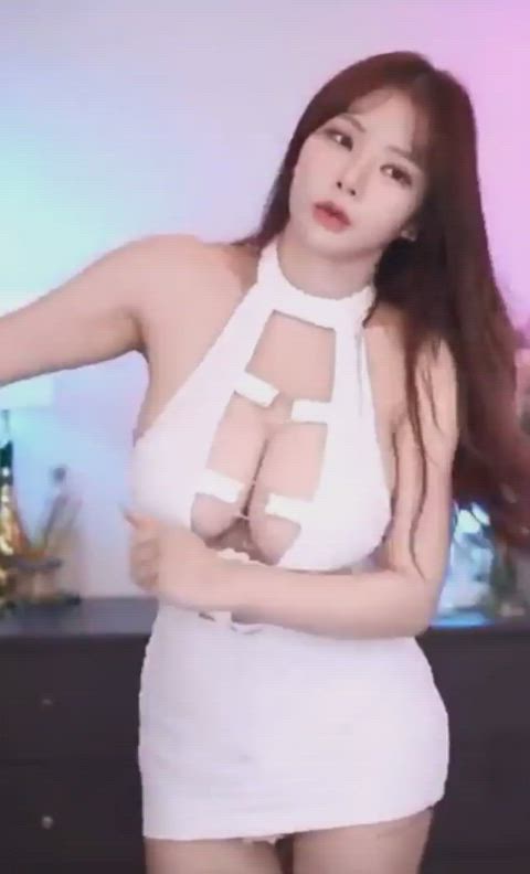 asian bouncing tits dancing clip