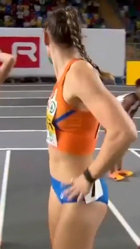 Nadine Visser in NL kit